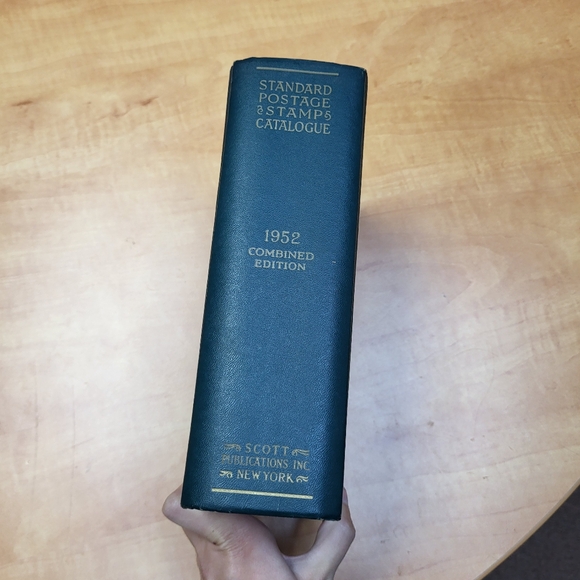 Scott's standard postage stamp catalog 1952 - Picture 2 of 9